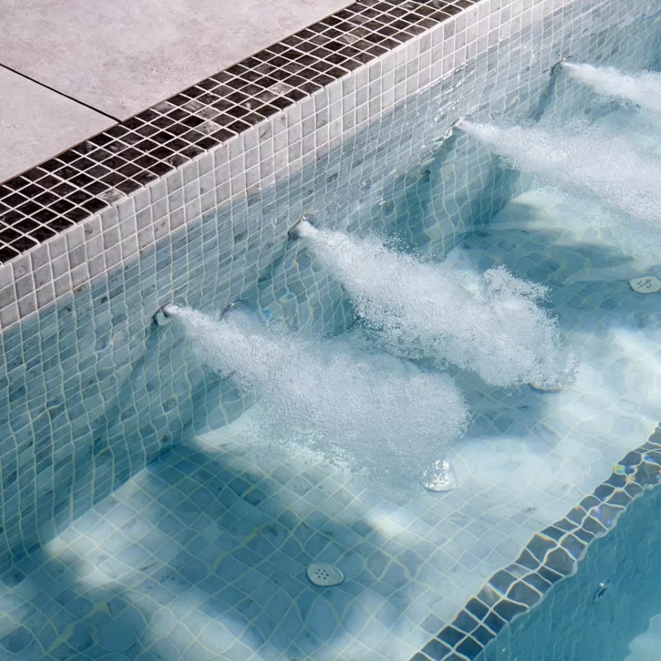 Système d'hydromassage avant
